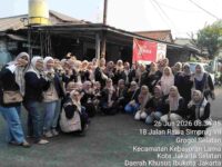 Gencarkan Jum’at Bersih, Kader RW 09 Grogol Selatan Edukasi Pilah Sampah hingga Cegah DBD