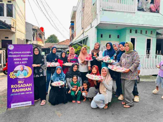 Berdayakan Warga, Ketua RT 09 RW 09 Grogol Selatan Gelar Pelatihan Kuliner Buat Bolu Kukus Ekonomis