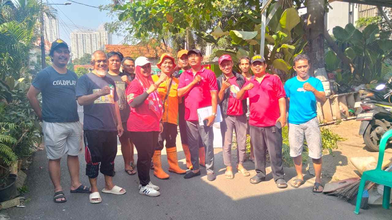 Warga RT 12 RW 09 Grogol Selatan Gelar Aksi Kerja Bakti Massal di Kawasan Rawa Simprug
