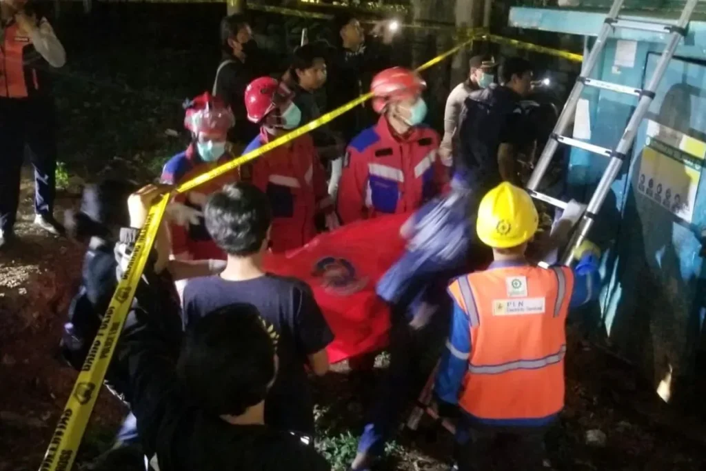 Jasad Pria Berambut Gondrong Ditemukan di Gardu LRT Pancoran