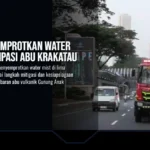 Jakarta Semprotkan Water Mist Antisipasi Abu Krakatau