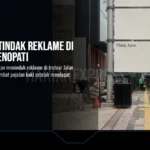Satpol PP Tindak Reklame di Trotoar Senopati