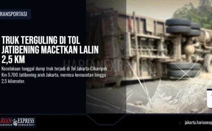 Truk Terguling di Tol Jatibening Macetkan Lalin 2,5 Km