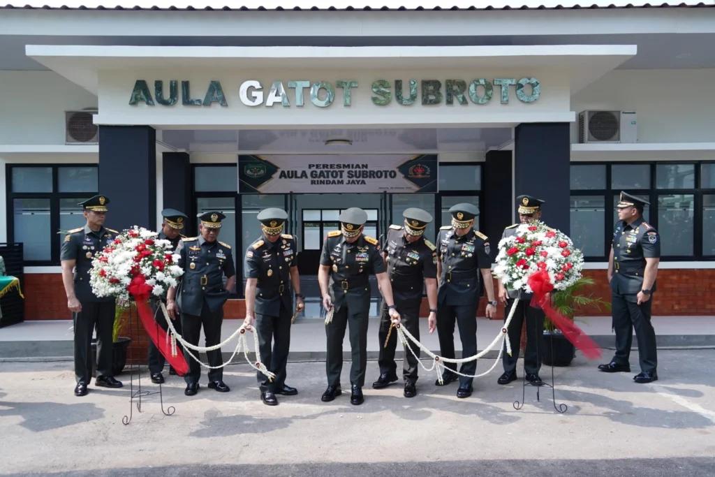 Pangdam Jaya Lantik 480 Bintara Baru TNI AD Sekaligus Resmikan Aula Gatot Subroto Rindam Jaya Pangdam Jaya/Jayakarta Letjen TNI Deddy Suryadi meresmikan Gedung Aula Gatot Subroto Rindam Jaya